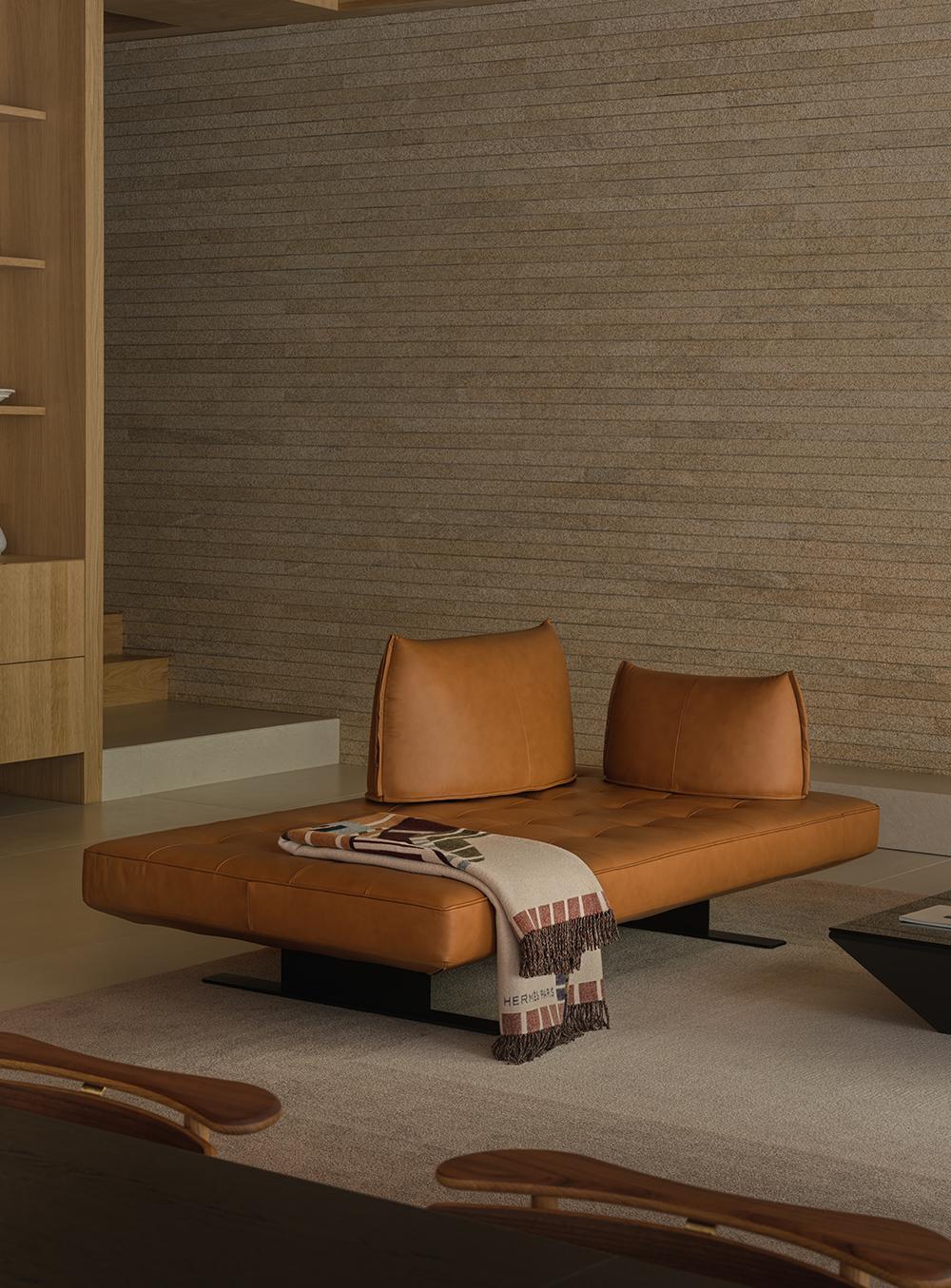 ALTER SWING SOFA | Leather