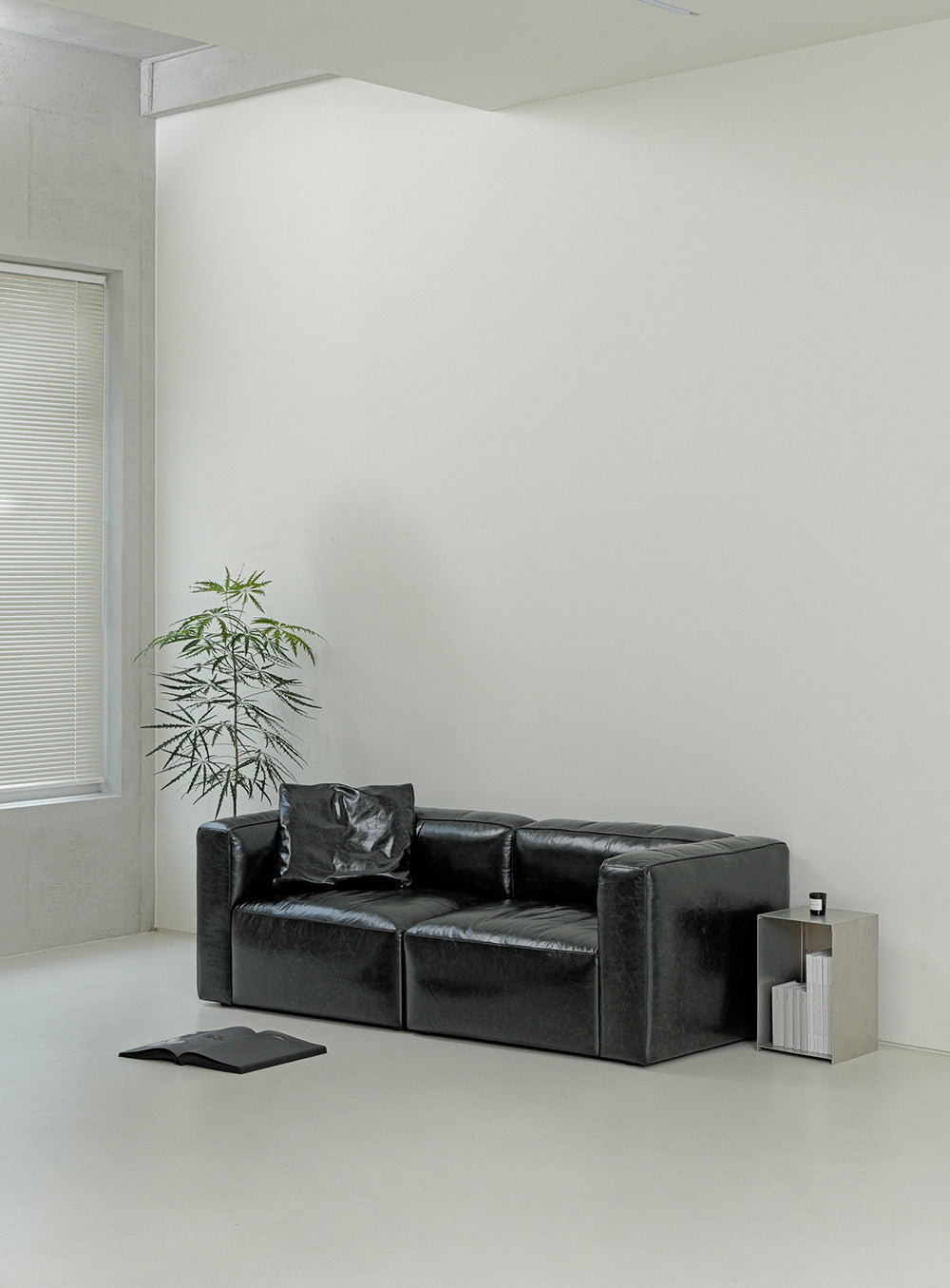 TIMELESS DOZE SOFA | Leather