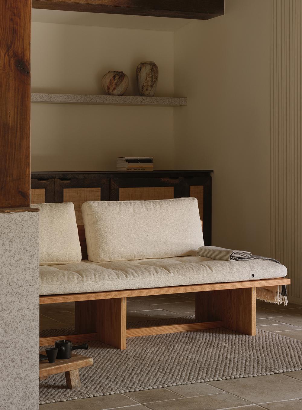 BLANK DAYBED SOFA | Fabric