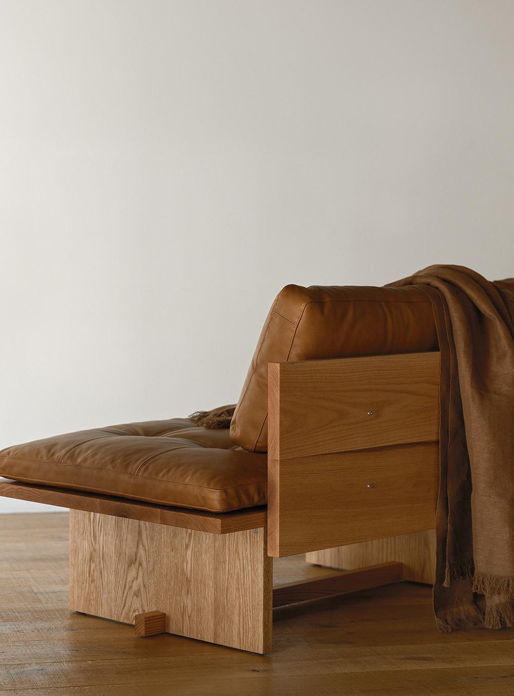 BLANK DAYBED SOFA | Leather