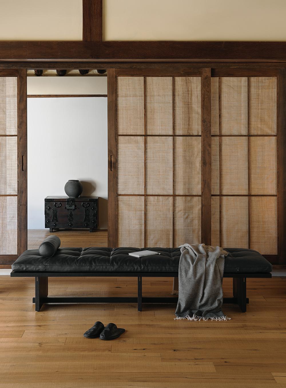 BLANK DAYBED SOFA | Leather